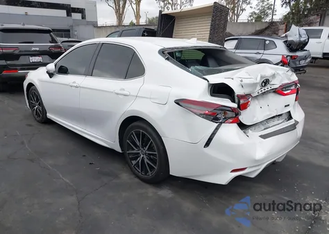 2024 Toyota Camry Se z USA, uszkodzony, nr VIN 4T1G11AK3RU849560